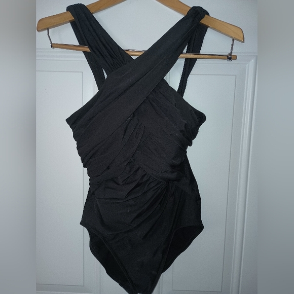 The Woman's Black Miracle Suit Bathing Suit. Size Xsmall- Small. - Picture 1 of 6